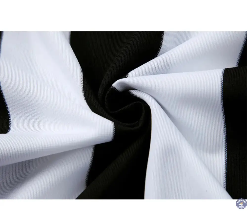 Newcastle 2004/05 Domicile - Image 7