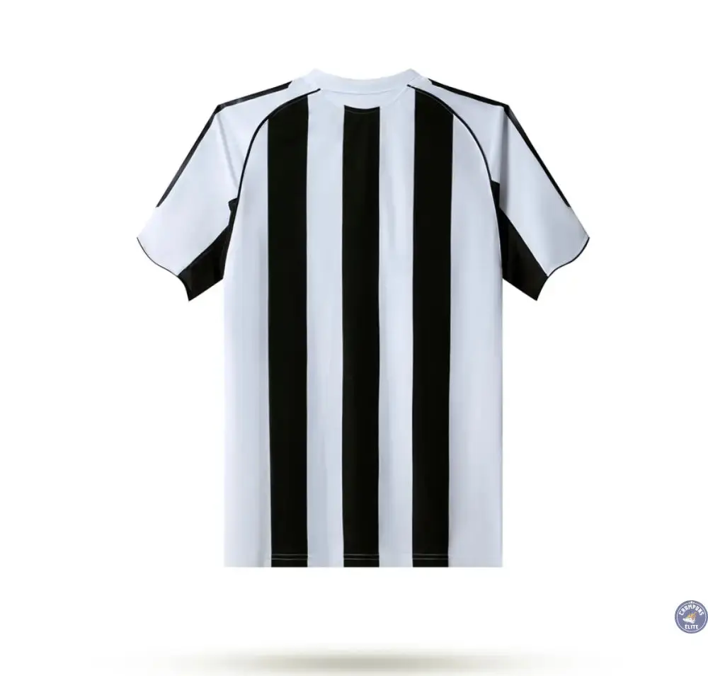 Newcastle 2004/05 Domicile - Image 9