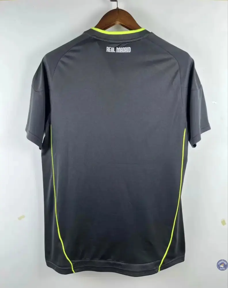 Real Madrid 2010/11 Extérieur - Image 2